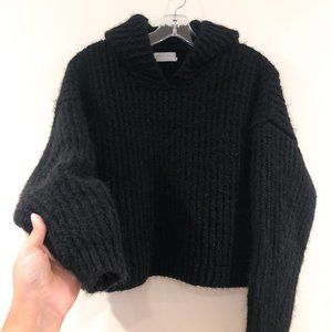 🍁Urban Outfitters Cropped Fuzzy Knit Hood Sweater, XS